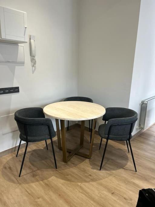Piso Deluxe Con Balcon Cerca Del Casco Viejo Leilighet Bilbao Eksteriør bilde